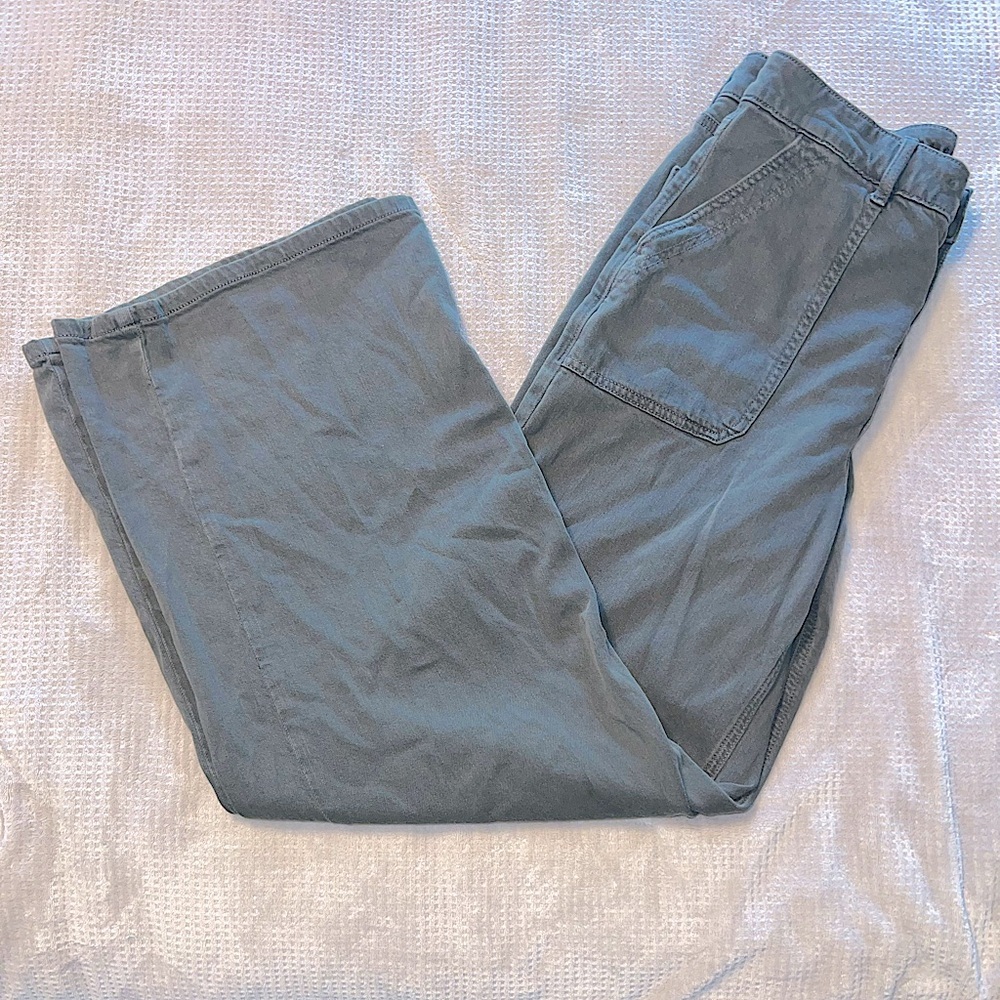 American Eagle Super High Rise Baggy Wide Leg Pants – Size 8